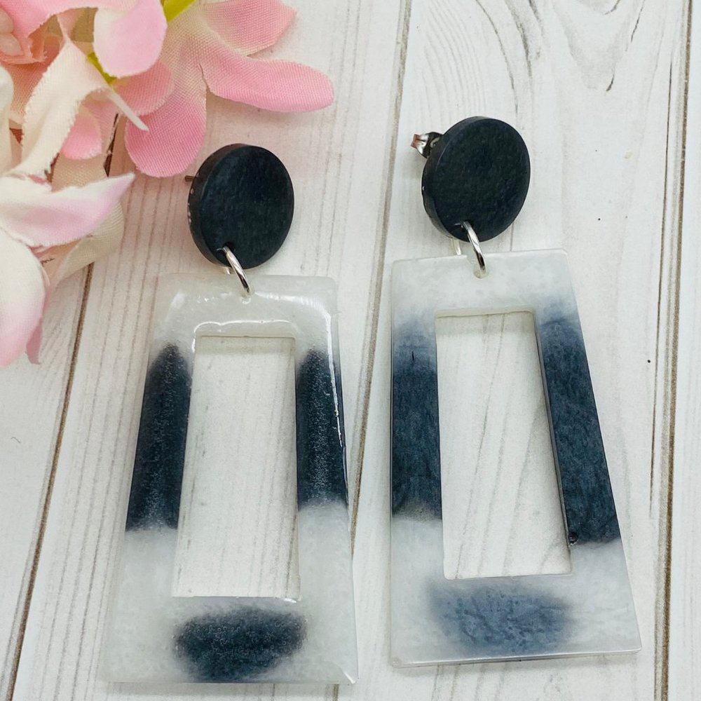 New Handmade Resin Earrings                     J1